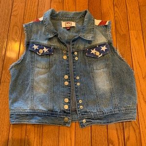 Adorable… LEI Americana vest ❤️
